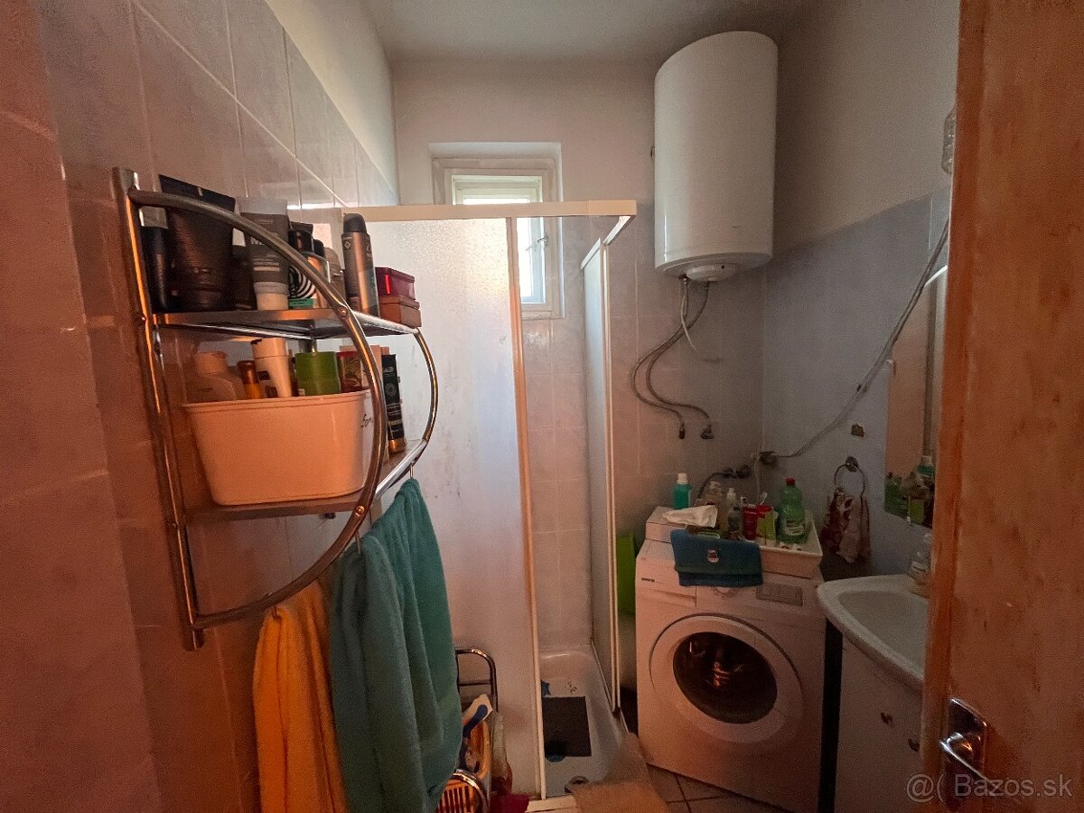 MAĎARSKO - SZALONNA - 5 IZBOVÝ ZREKONŠTRUOVANÝ RD - 18