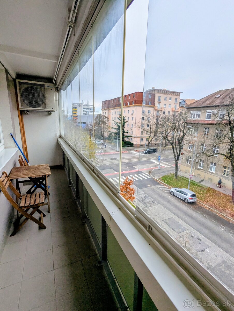 Prenajmem krásny 3-izbový byt na Kutuzovovej (BA), loggia, k - 18