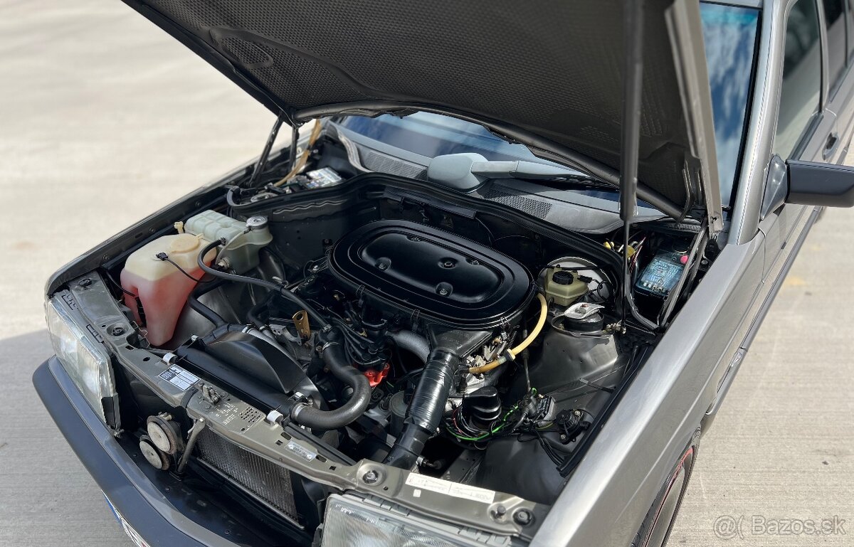 Mercedes 190e w201 - 18