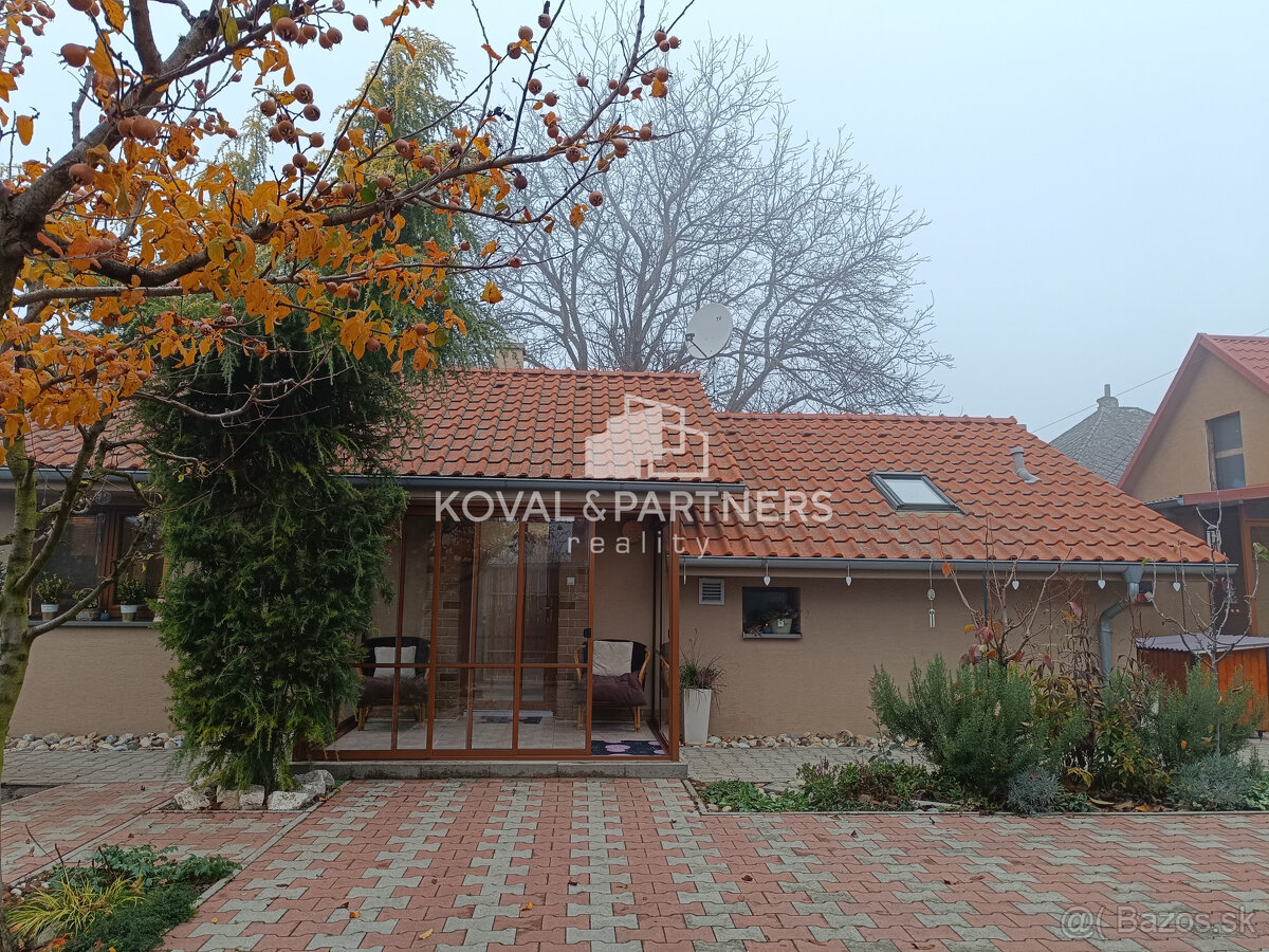 Dva rodinné domy - Cabaj-Čápor - Nitra - 18