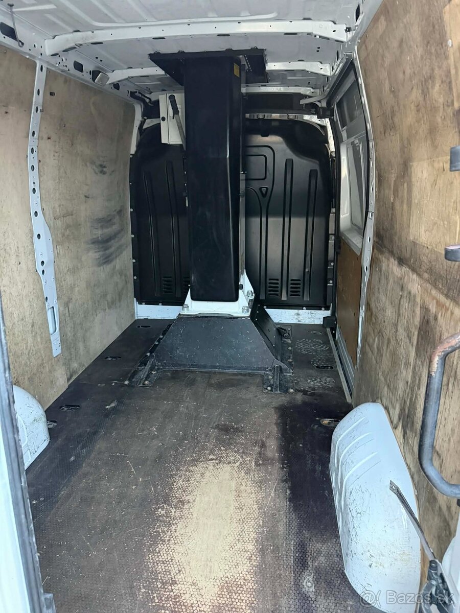 Renault Master 2,3 145 dCi plošina Versalift 12,5m - 18