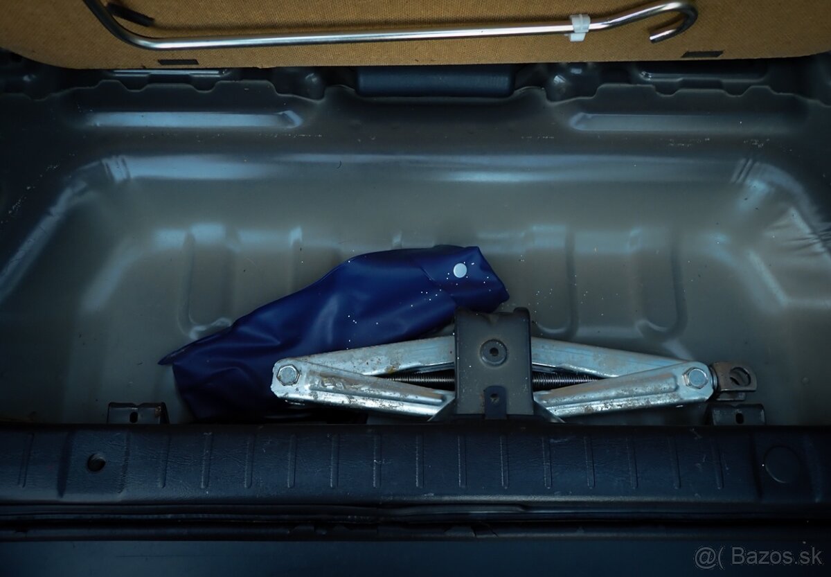 SUZUKI JIMNY 1.3benzin 2013 4x4 KOŽA KLIMA VYHREV ŤAŽNE - 18