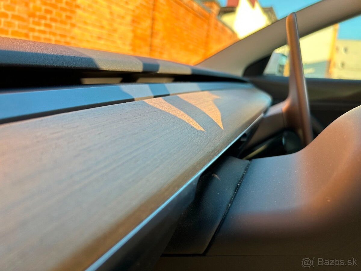 Tesla model 3 výkon 239 kW batéria 60kW - 18