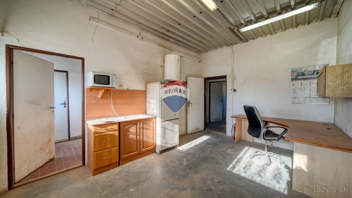 Priemyselný areál na predaj, Rakovice - 18