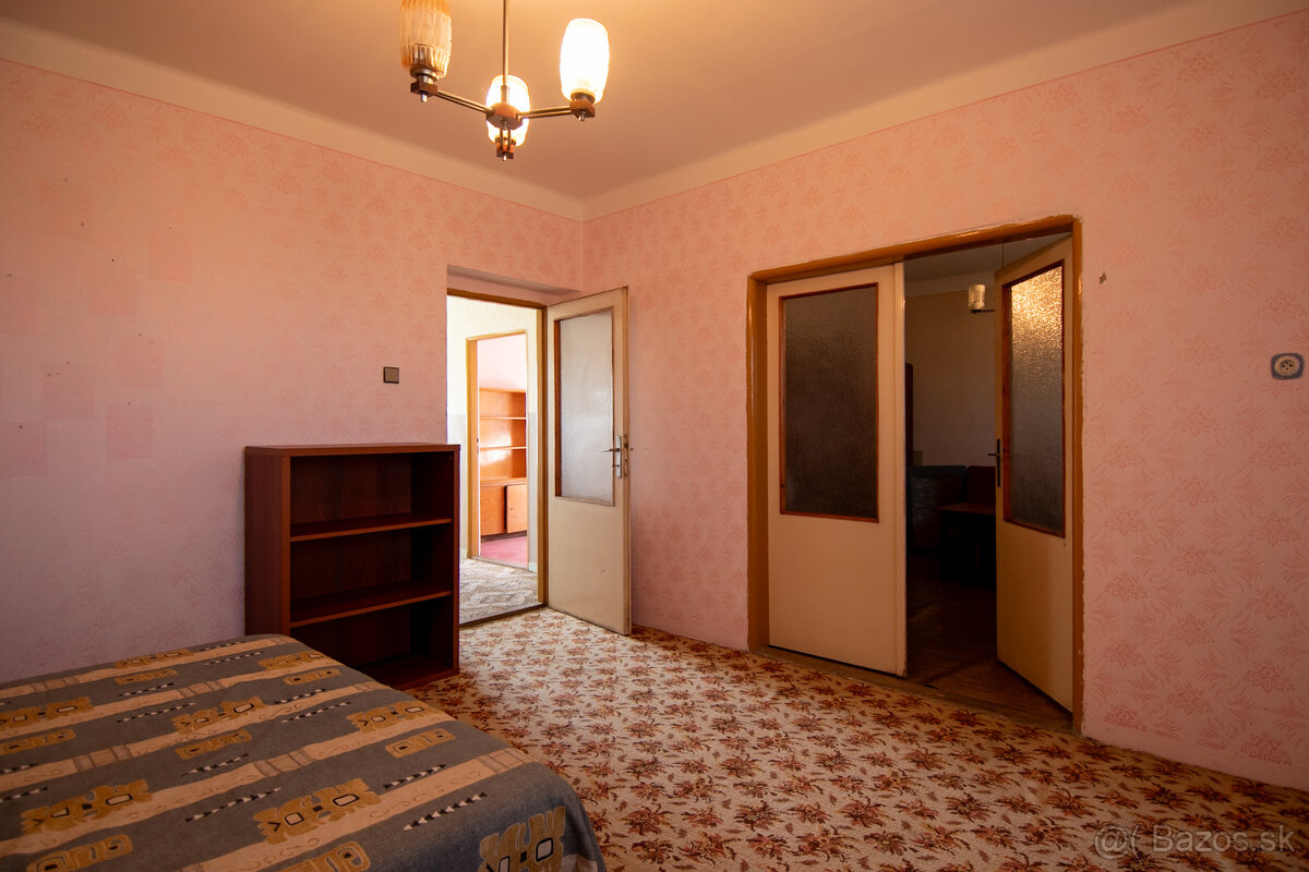 Starší trojpodlažný dom blízko centra - 18