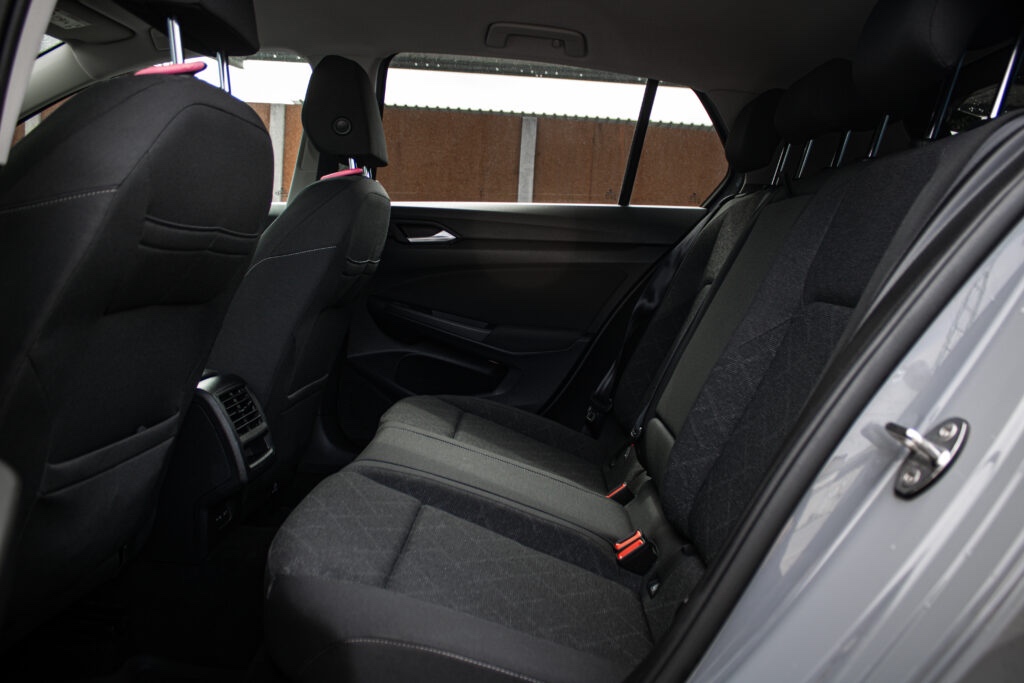 Volkswagen Golf Life 1.5 TGI Benzín + CNG - 18