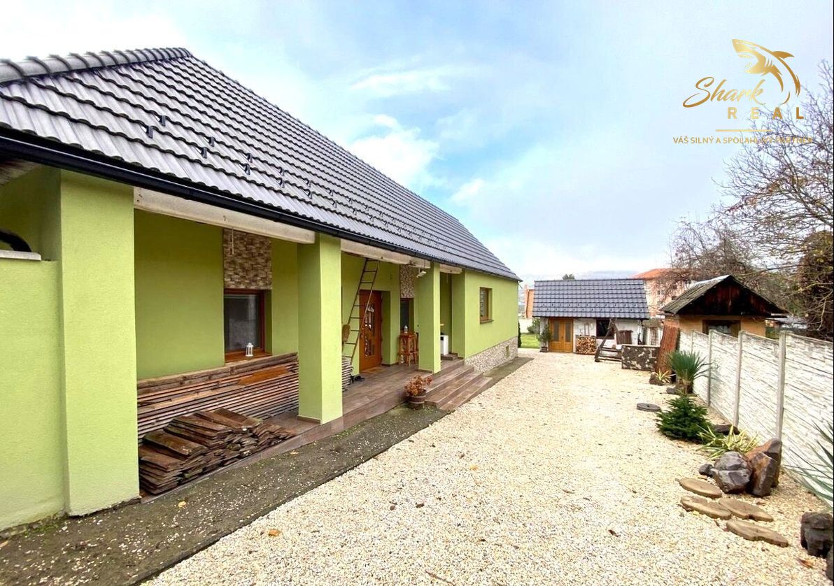 Príjemný a moderný rodinný dom, vhodný aj ako chalupa - 18