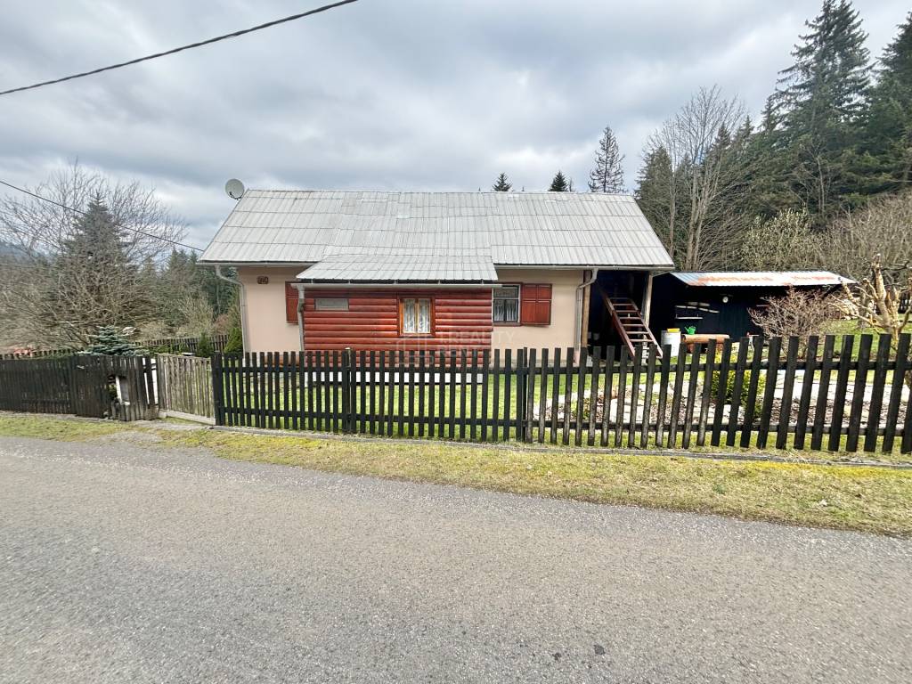 Predaj tradičnej chalupy v pokojnom prostredí na lazoch vo V - 18