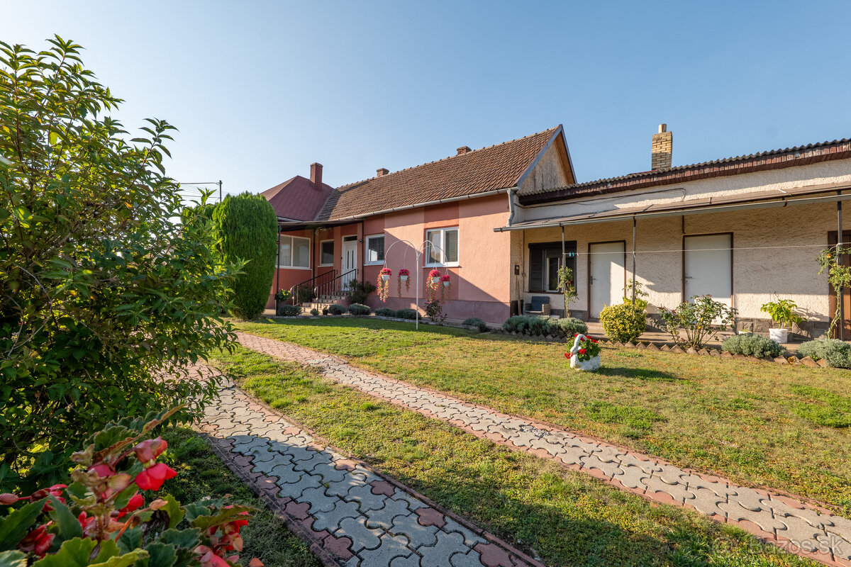 Rodinný dom s veľkým pozemkom | 2 064 m² | Komárovce - 18