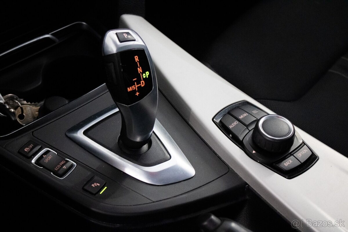 BMW Rad 3 Touring 318i A/T - 18