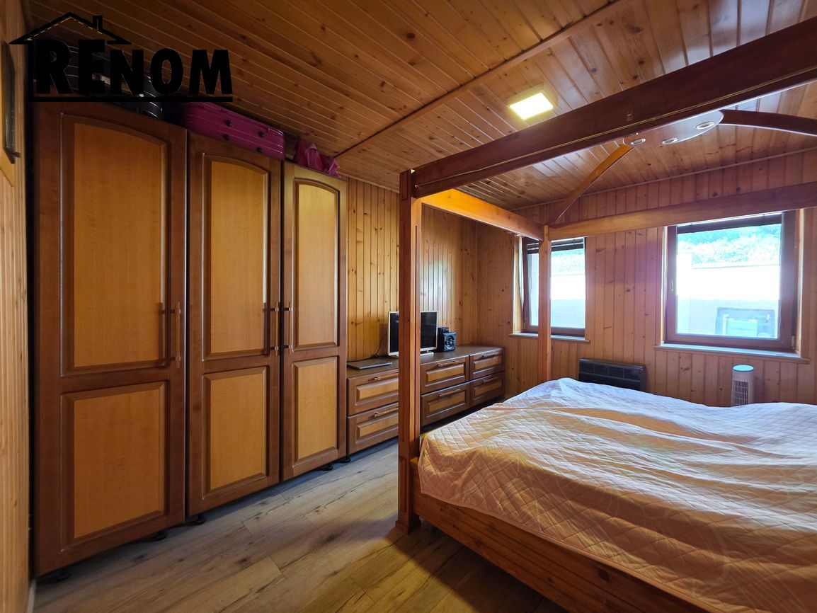 Zrekonštruovaný dom s bazénom a letnou kuchynkou - 18