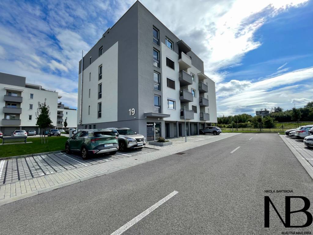 Na predaj štýlový 2-izbový byt s loggiou a parkovaním – TN, - 18