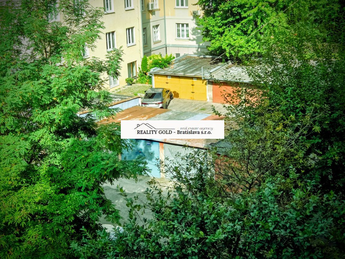 4 izbový CENTRUM - GRÖSSLINGOVA - GARÁŽ v cene - 139 m2 - 18