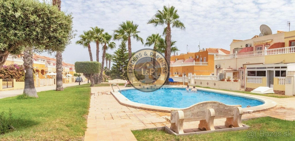 Radový dom 3+kk s bazénom Orihuela Costa, Španielsko - 18