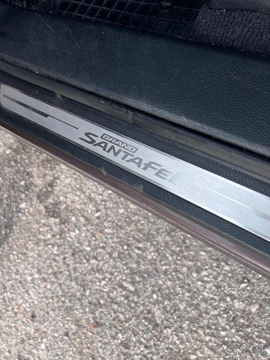 Hyundai Grand Santa Fe - 18