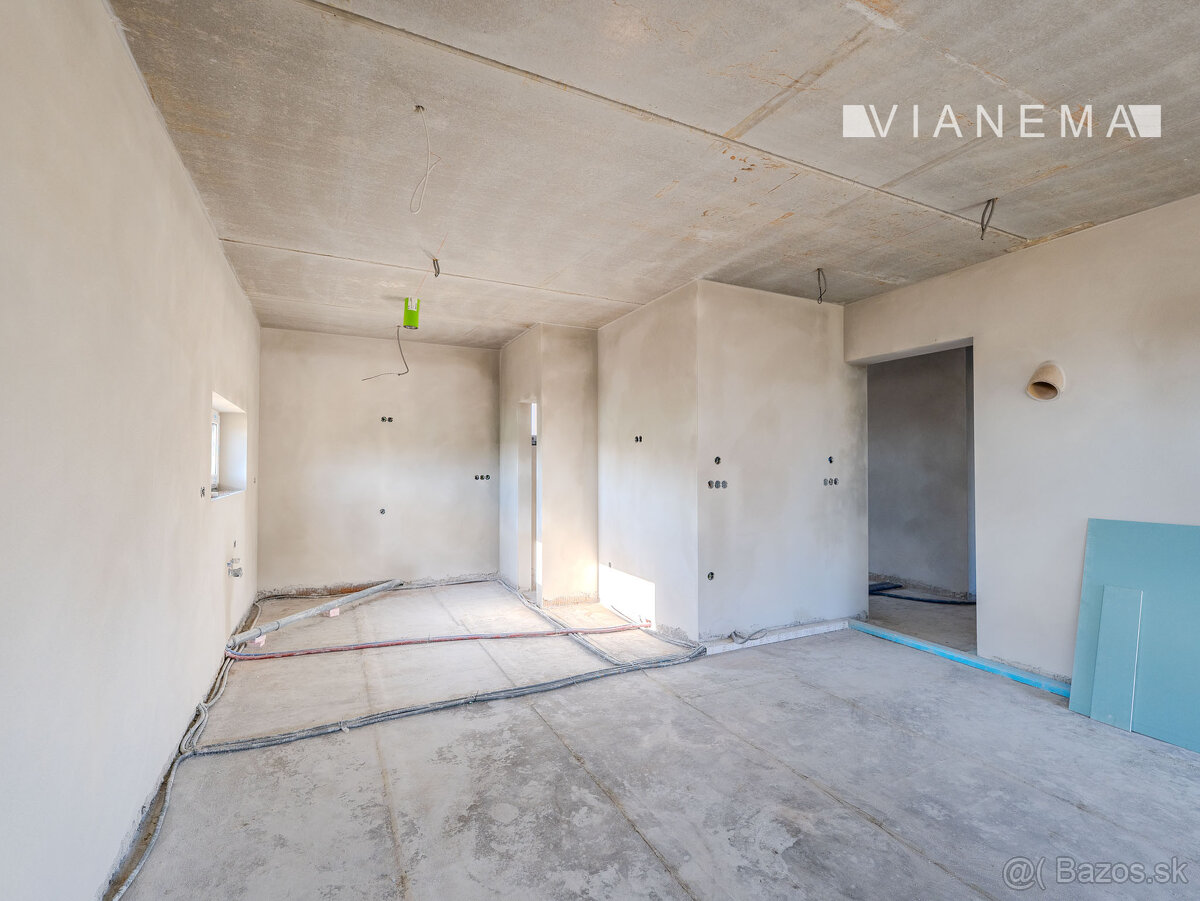 IBA U NÁS Na predaj 4i rodinný dom, Dvorec, 572m2, BNB - 18