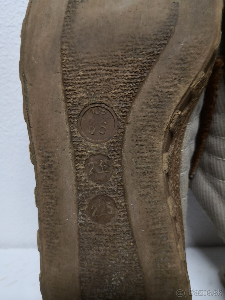 Starožitné Československe topánky Safari - 18