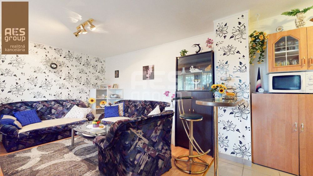 PREDAJ, ZÁHRADA S DVOMA CHATAMI, NOVÁ HORA, STUPAVA - 18