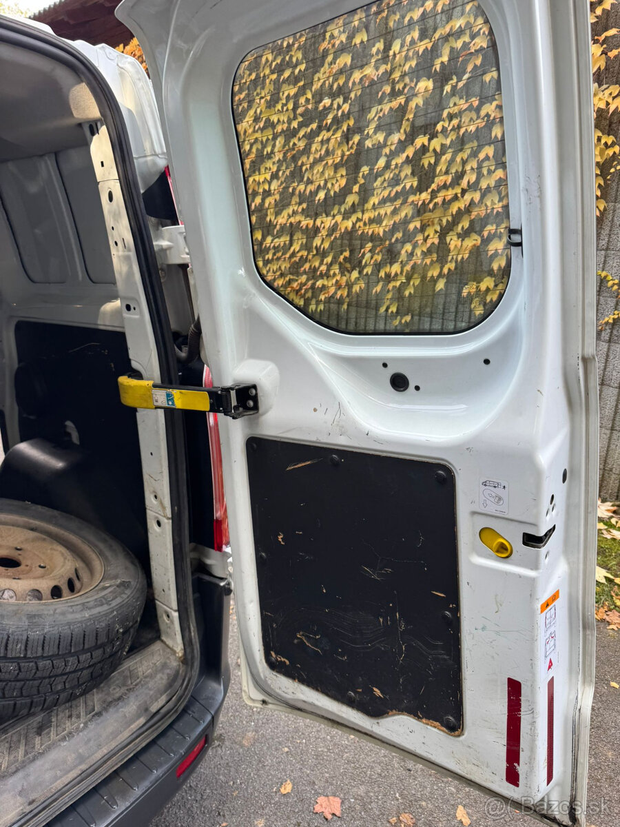 Ford Transit Custom 2.2 TDCi – 6 míst, 2014, tažné 3,1t - 18
