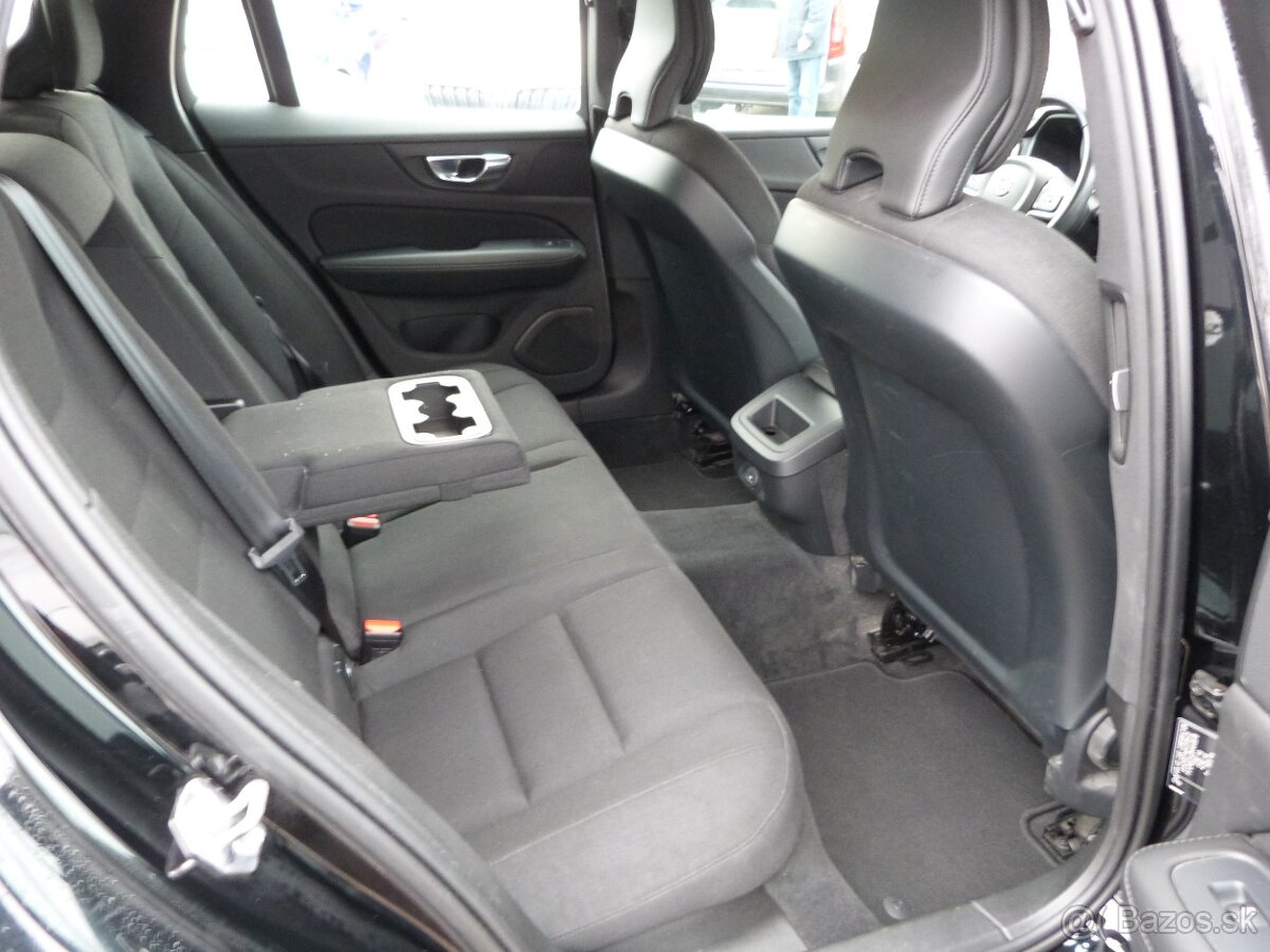 Volvo V60 B4 Momentum Pro A/T - 18