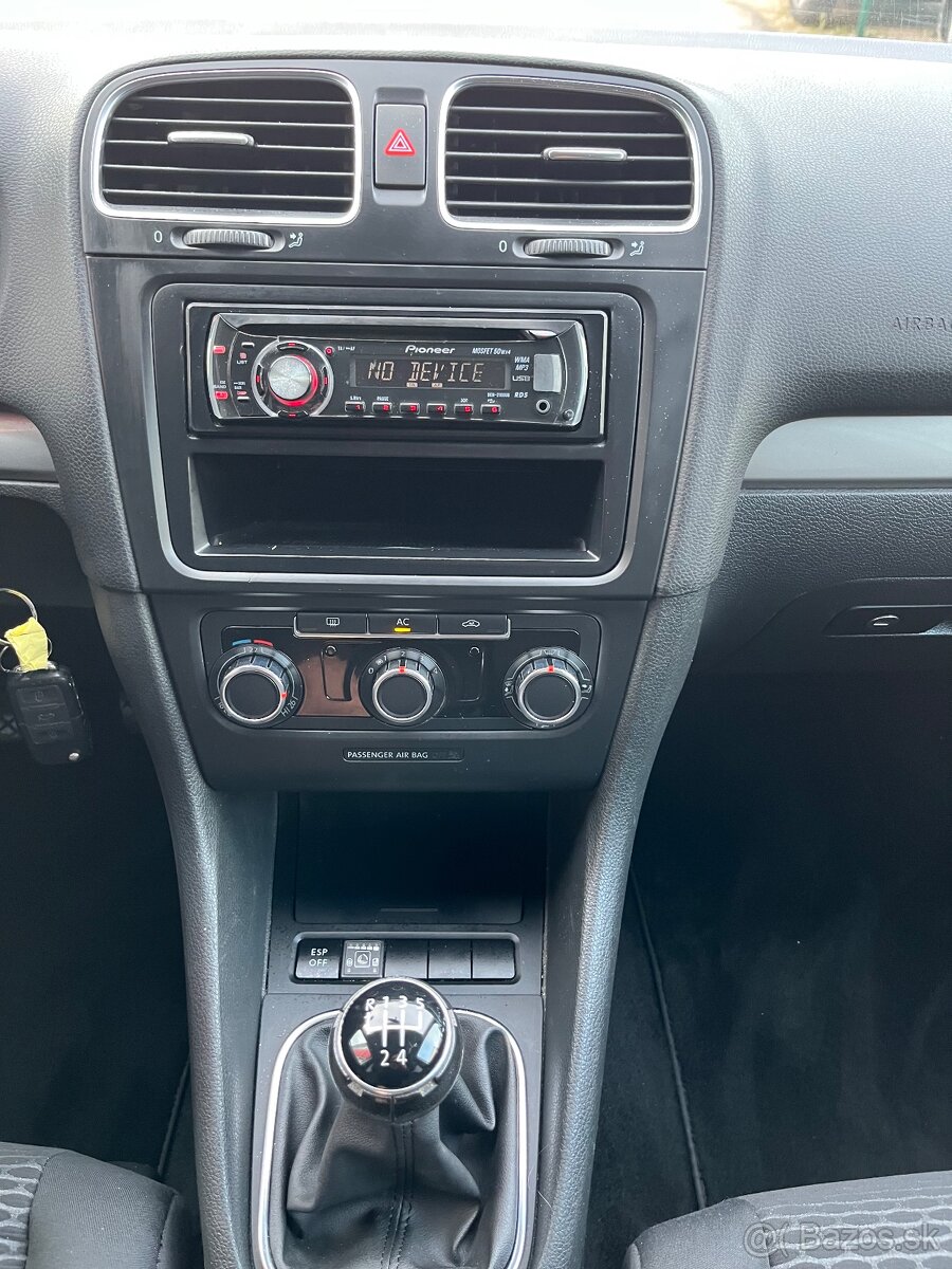 Volkswagen Golf 6 TrendLine 1.6 Benzin + LPG = Top Stav = - 18