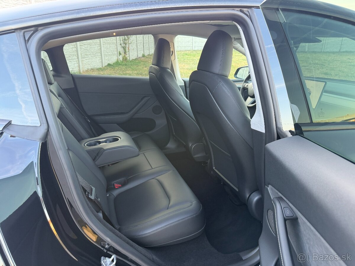 Tesla Model Y Long Range All-Wheel Drive - 18