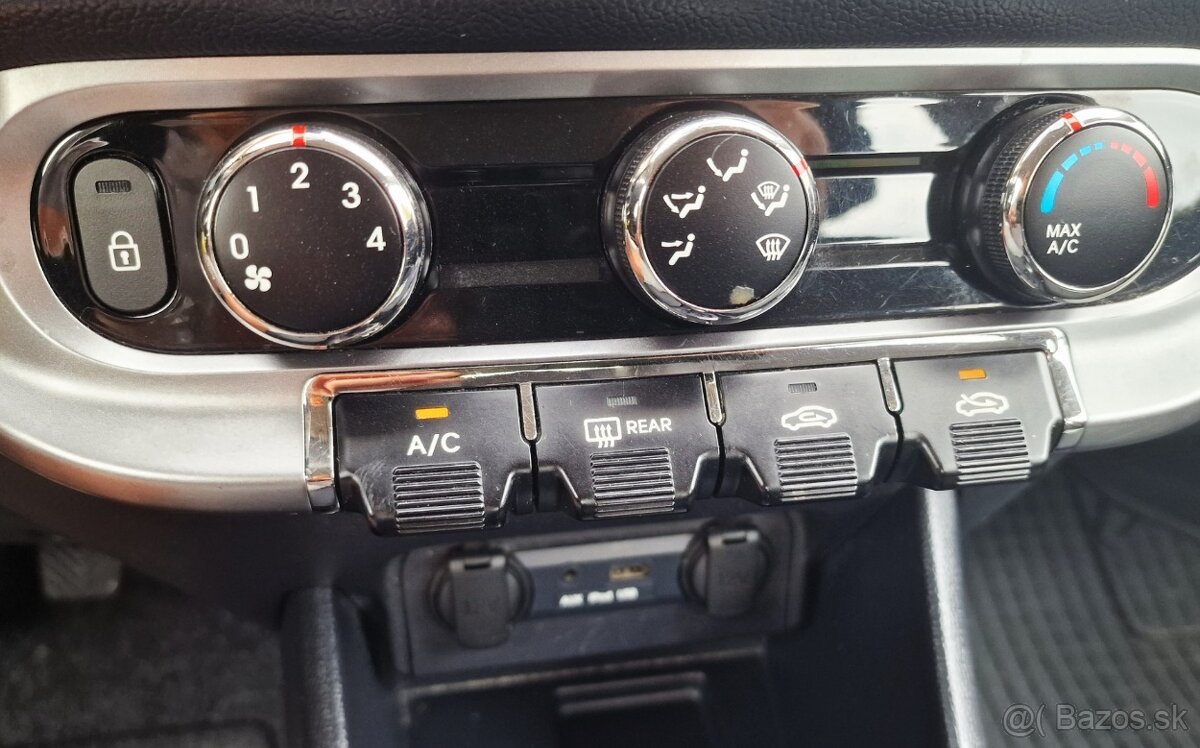 Kia Rio 1.25 CVVT 62.5KW M5 SR 1 majiteľ servis len KIA - 18