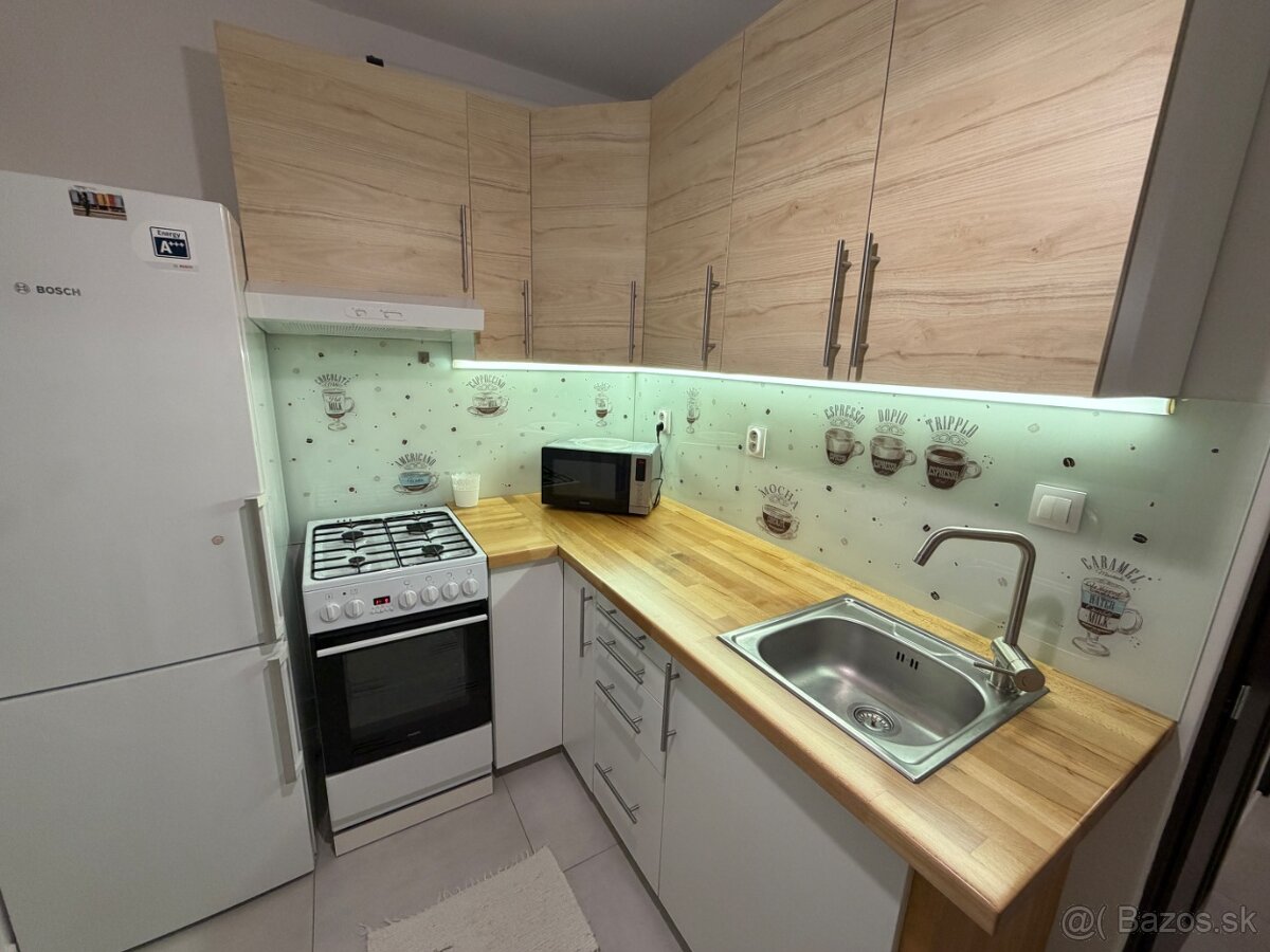 Prenájom 1-izbového bytu, Michalovce – Stráňany, 32 m² - 18