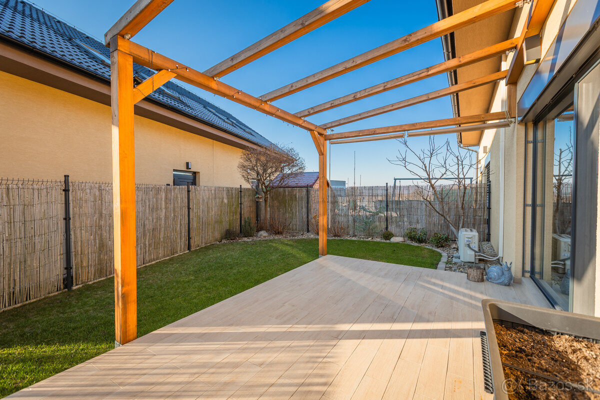 Na predaj priestranný 4-izbový dom v Stupave - 18