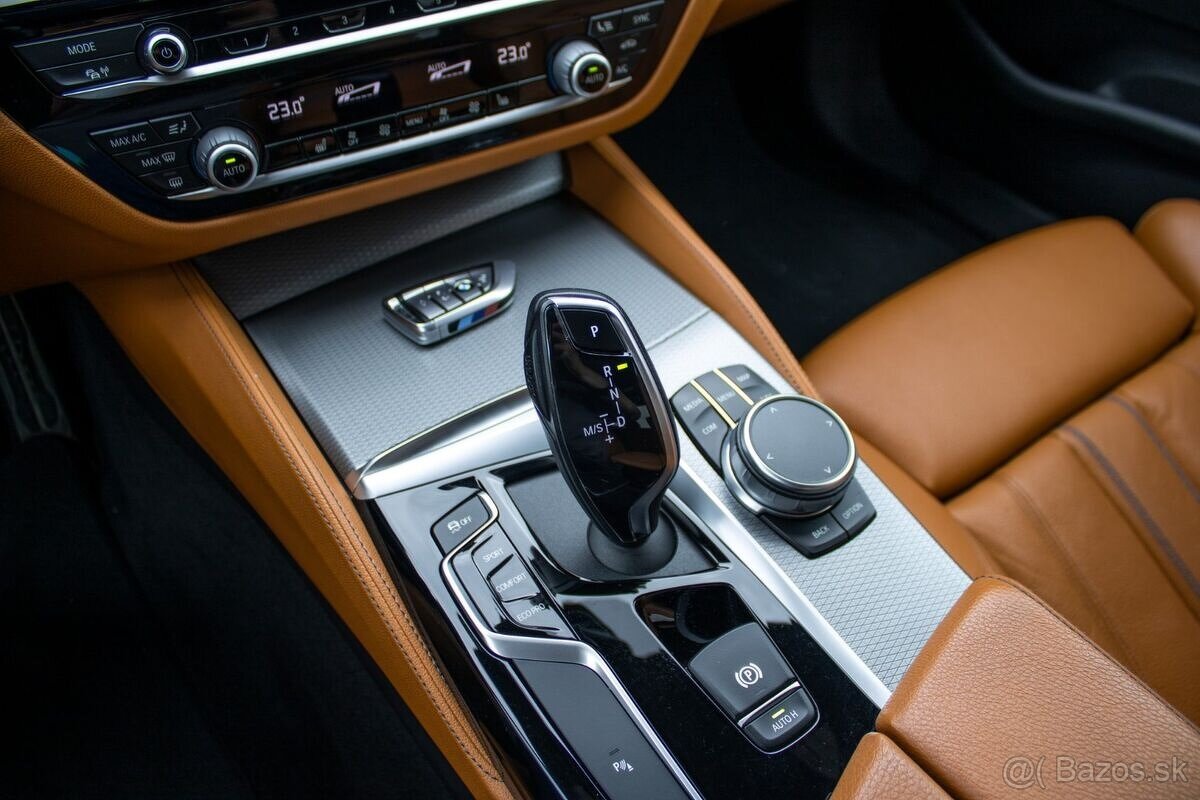 BMW Rad 5 530d xDrive A/T 2020 - 18