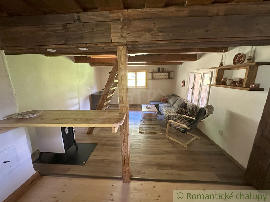 Kompletne zrekonštruovaná drevenička na polosamote pri Ján - 18