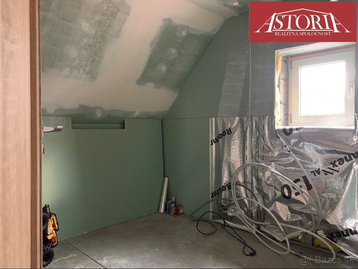PREDAJ Kompletne zrekonštruovaný rodinný dom v Turanoch - 18