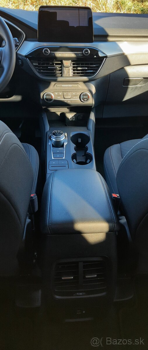 Predám Ford Kuga 2.5 Duratec HEV 190k Titanium eCVT - 18