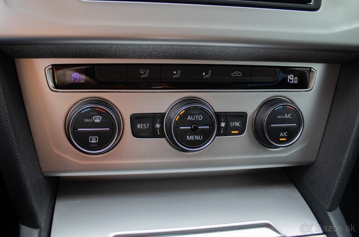 Volkswagen Passat Variant 1.6TDI DSG - 18