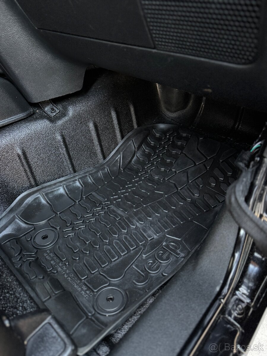 JEEP WRANGLER JK 3.6 V6 HARDTOP - 18
