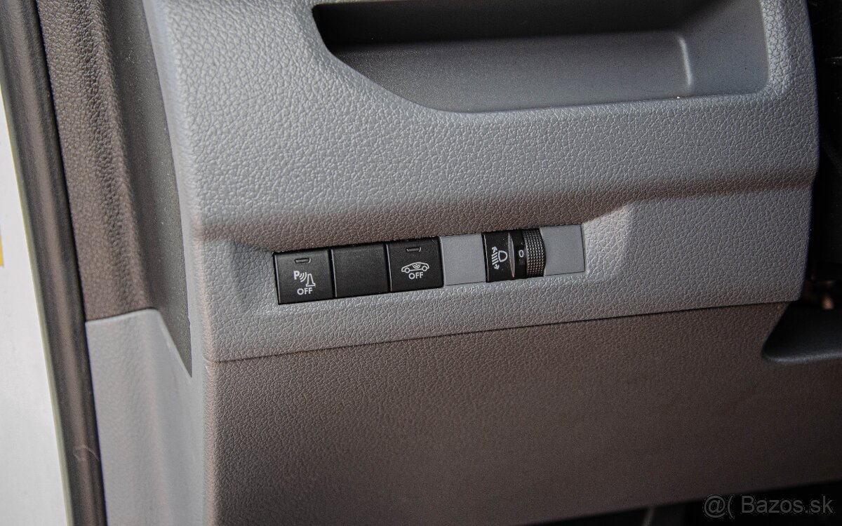 Peugeot Traveller 2.0 BlueHDi Long 8miestne 110kW M6 - 18