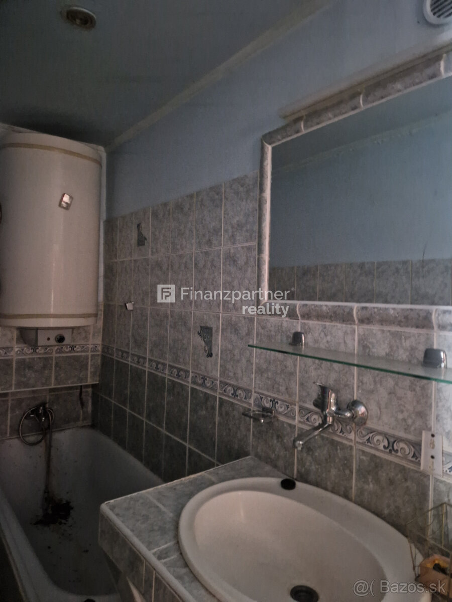 (F156-12-REMAE)Dva rodinné domy na jednom pozemku Tomášikovo - 18