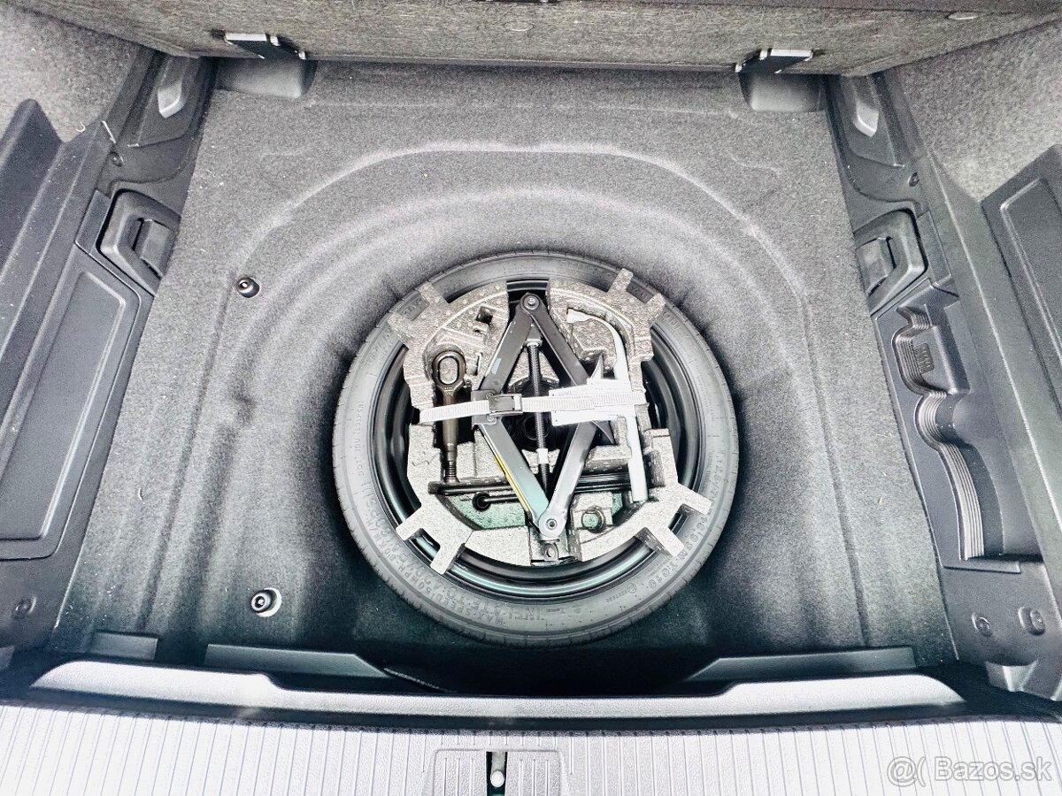 VVW Passat Variant 2.0 TDi DSG Business 2023 110kW NAVI,LED - 18