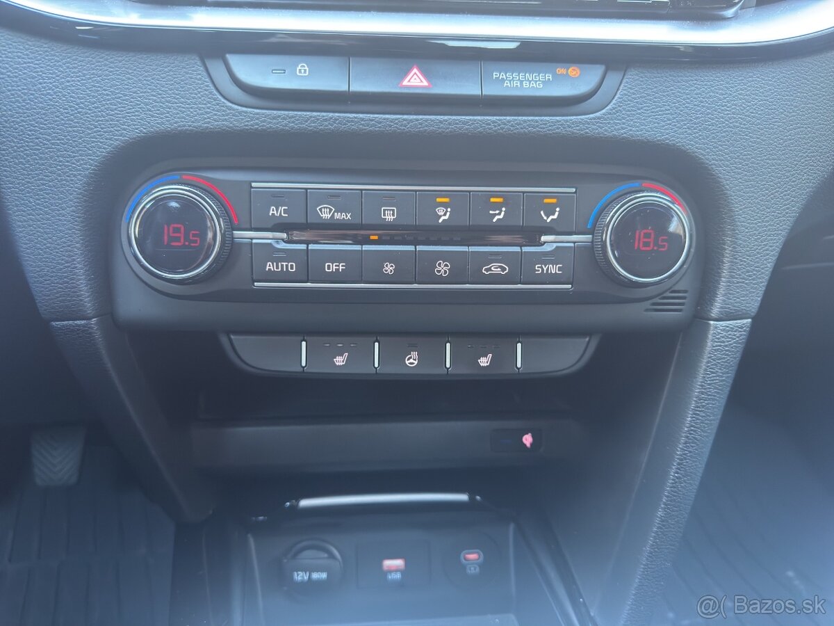 Kia XCEED 1,5 T-GDi M6 GOLD 103kW/140k - 18