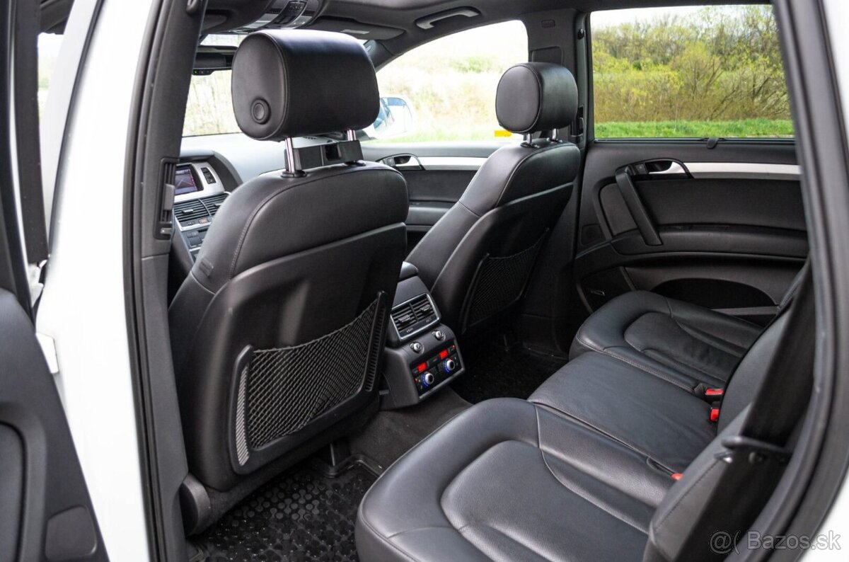 Audi Q7 3.0 Turbo Benzín Quattro 7Miest - 18
