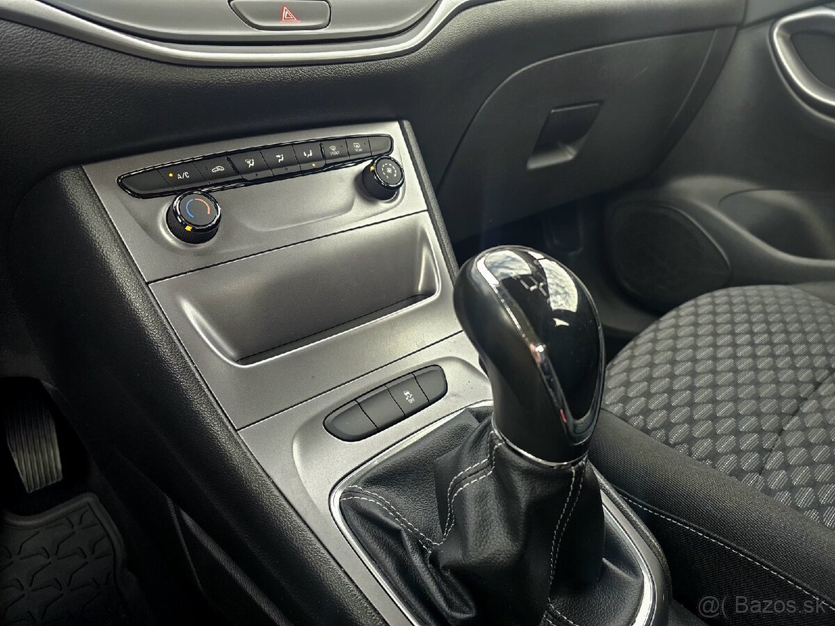 Opel Astra 1.4 Selection 74kW 100HP M5 Rezervované - 18