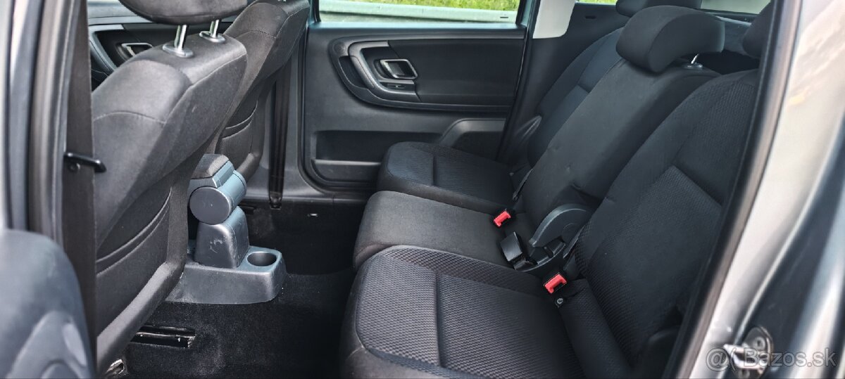 Škoda Roomster Scout 1.6 TDi Elegance - 18