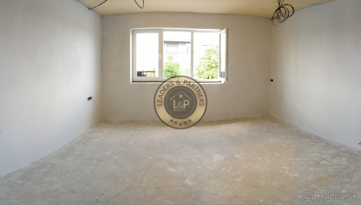 Rezervované Na predaj 5-izbový rodinný dom v obci Košolná - 18