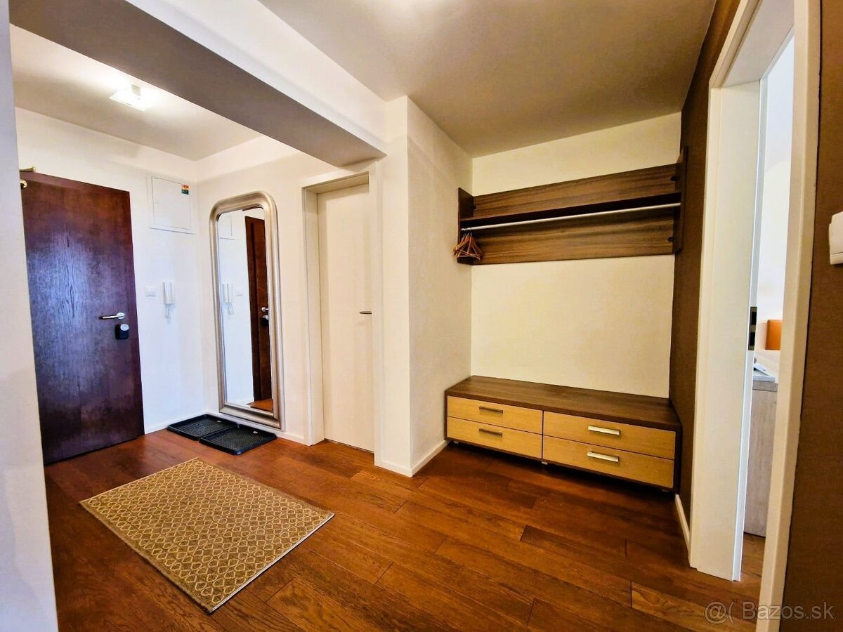 REZERVOVANÉ/ 3 izbový luxusne zariadený veľkorysý apartmán - 18