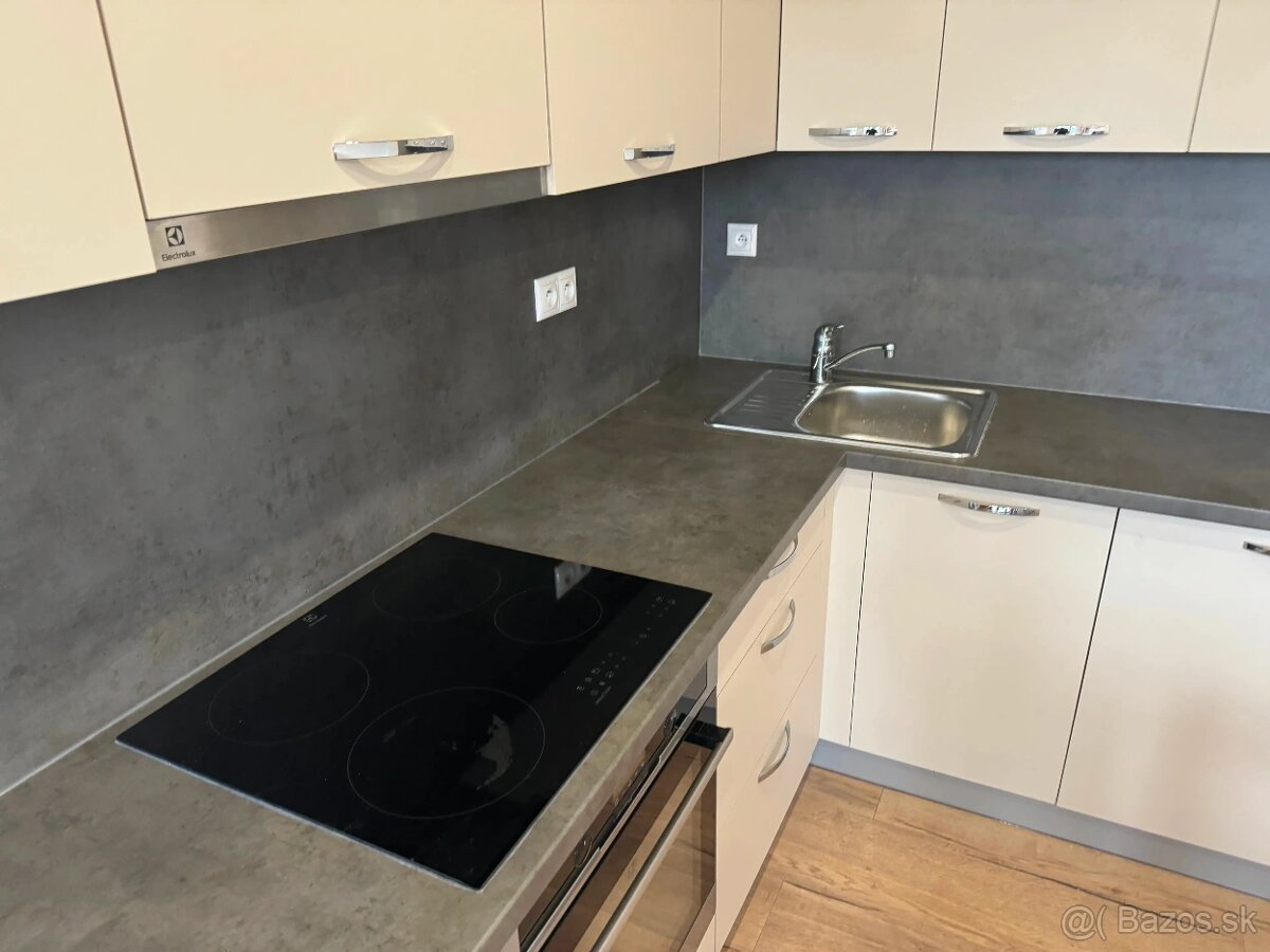 Realitný kancelária REALADR s.r.o. - 18