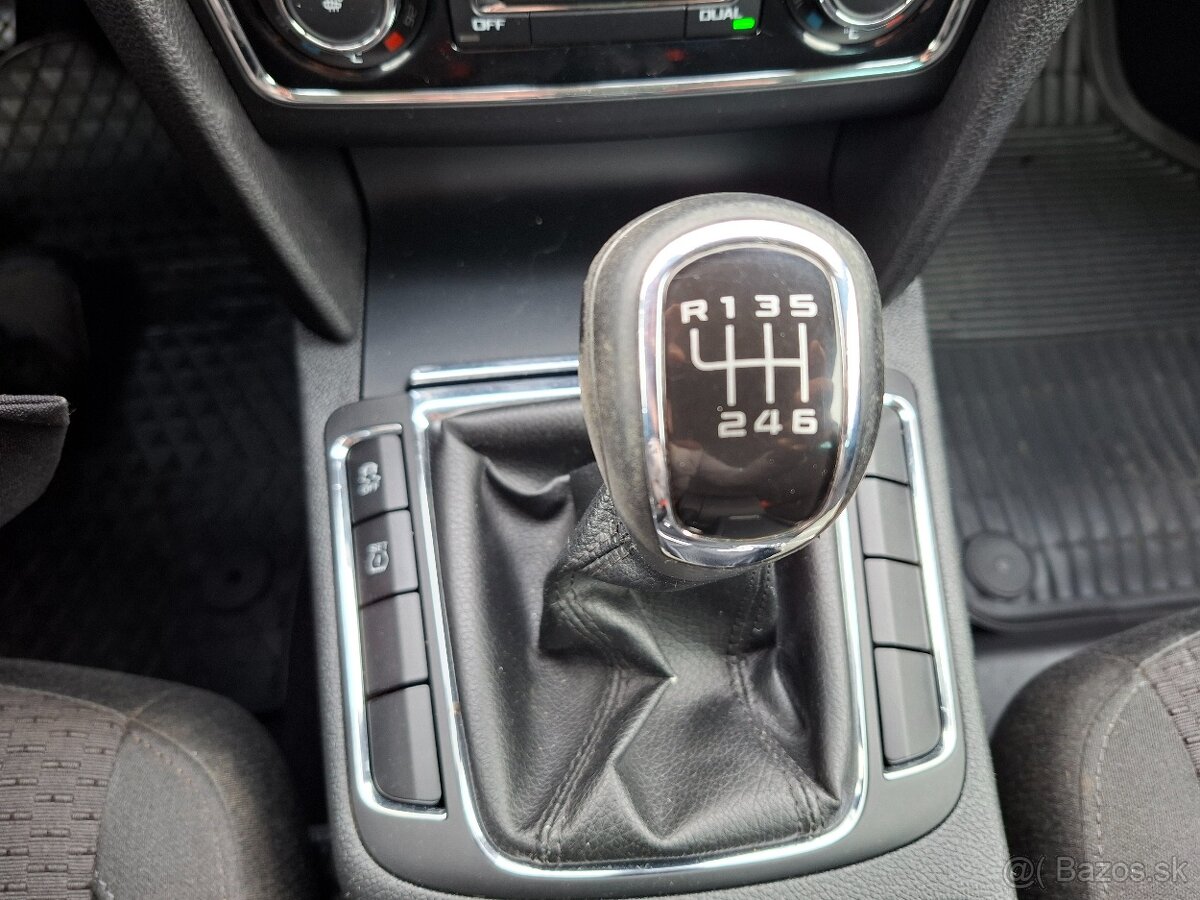 Škoda Superb Combi 2.0 TDI - 18