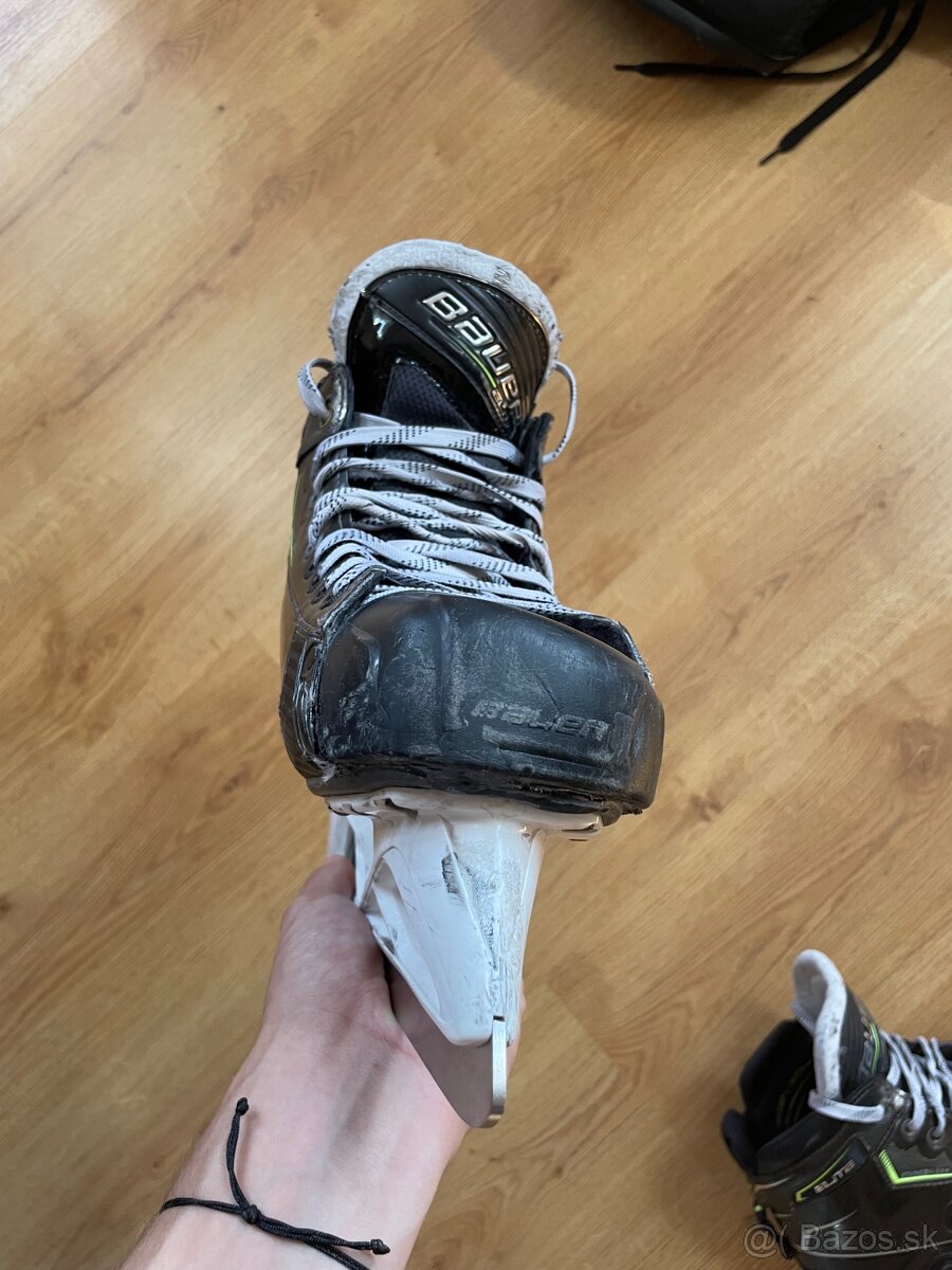 Brankárska výstroj - 18