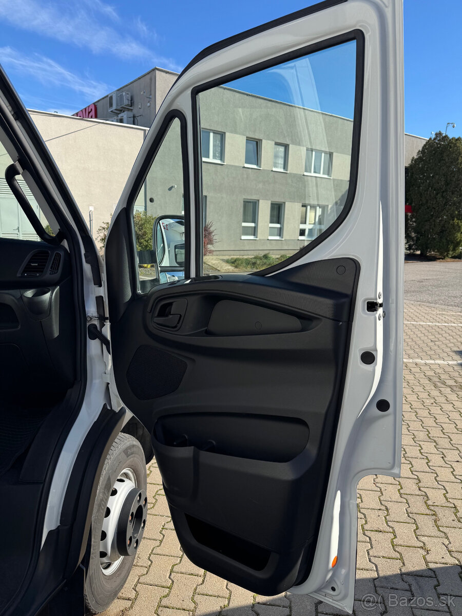 Iveco Daily 70C18 - 18