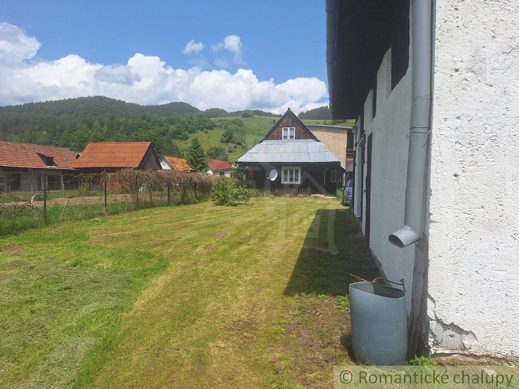 Murovaný dom s dreveničkou na krásnom a tichom mieste s ve - 18