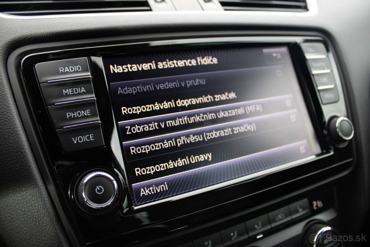 Škoda Octavia Combi 2.0 TDI DPF RS DSG - 18